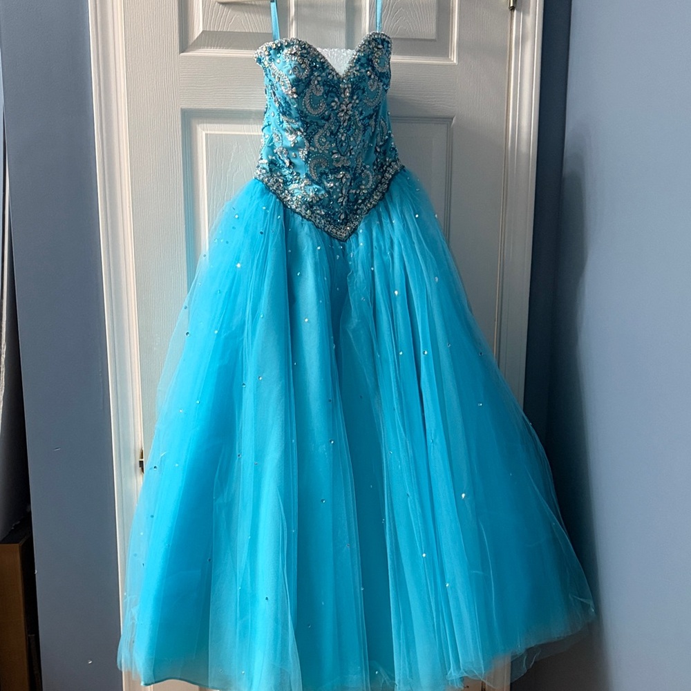 Turquoise Blue Beaded Tulle Formal Dress for Young Women.
